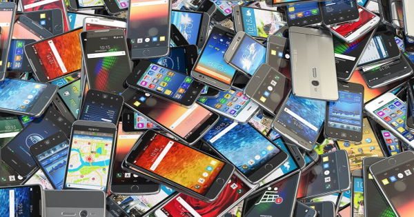 Smartphones for All Policy Near Completion: IT Minister Shaza Fatima