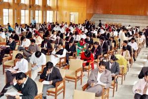 FPSC Data Alert: CSS Applicants Drop 48% Over Four Years as Youth Turn Away from Government Service